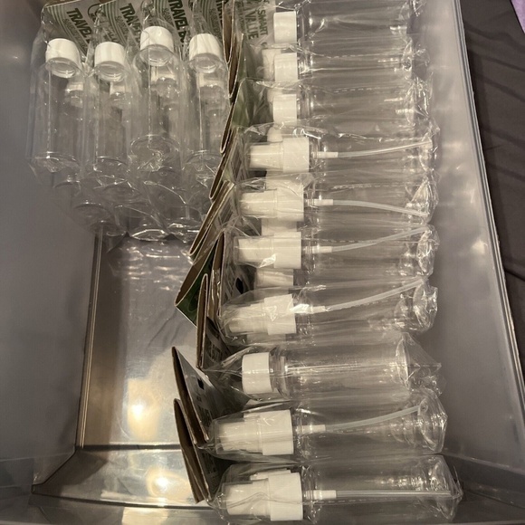 💖3/$15💖 4pk Travel Toiletry Containers TSA Approved - Picture 2 of 2